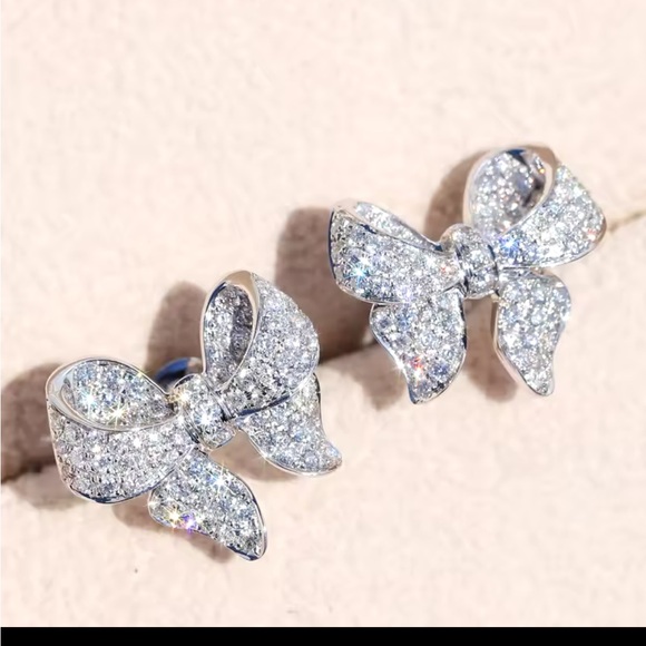 Jewelry - Sparkling Silver Bow Earrings